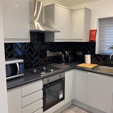 Апартаменты London Flat With Garden Catford Экстерьер фото